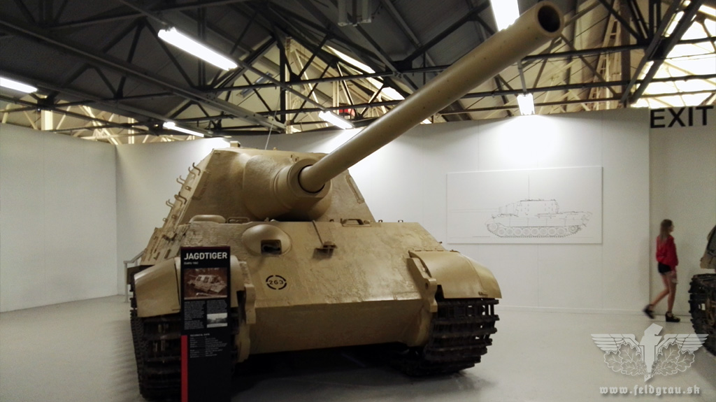 Recenzia tankových múzeí Bovington a Kubinka